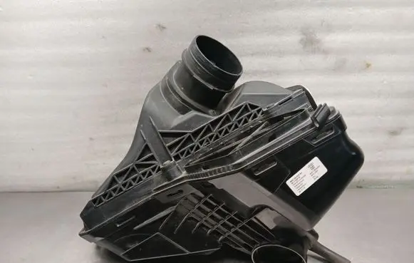 Audi A4 S4 B8 8K Air filter box 8K0133837BJ