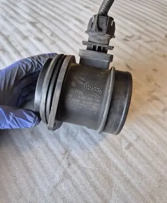 Volvo V70 Mass air flow meter 30677999 2796634