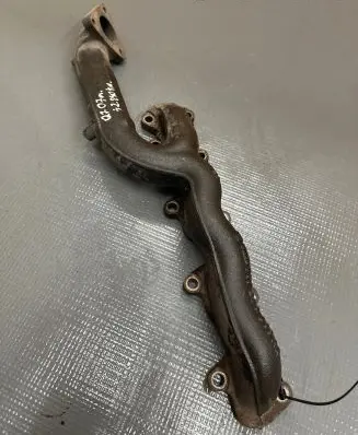 Audi Q7 4L Exhaust manifold 057253088