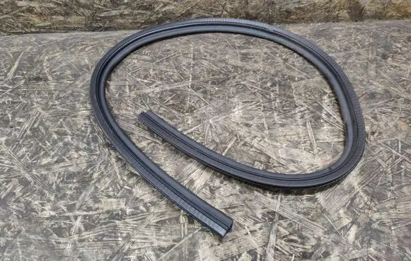 Mini One - Cooper R50 - 53 Rubber seal front coupe door window 