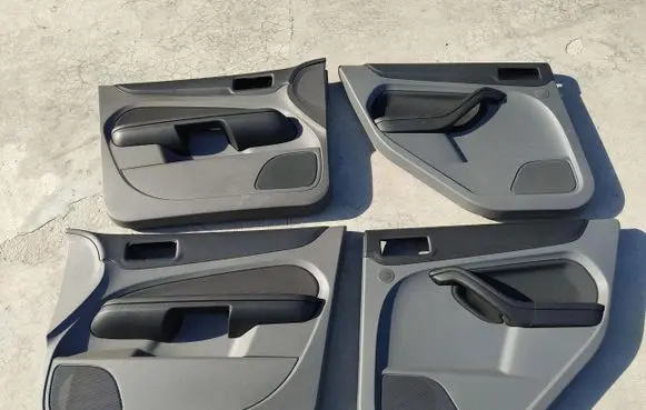 Ford Focus Front door card panel trim