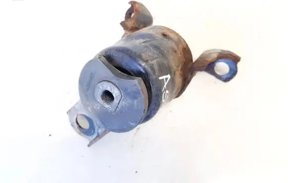 Engine mount bracket