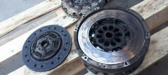 Audi A4 S4 B8 8K Clutch set kit 0B4105266G