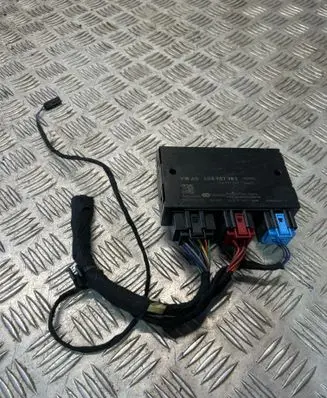 Audi A6 S6 C7 4G Tow bar trailer control unit/module 4G8907383