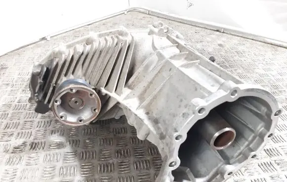 Gearbox transfer box case