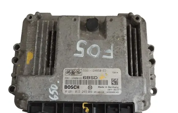 Volkswagen Touran I Engine control unit/module 0281012249 5S6112A650ED
