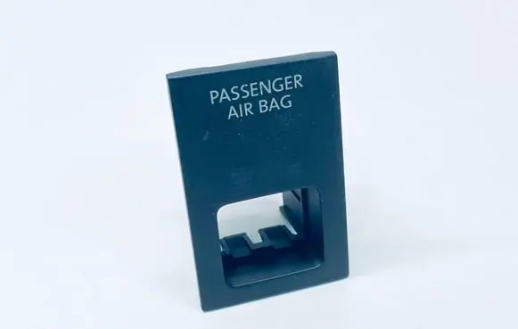 Passenger airbag on/off switch