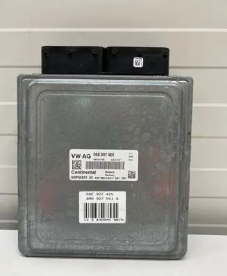 Audi Q7 4M Engine control unit/module 06E907425 4m0907551A