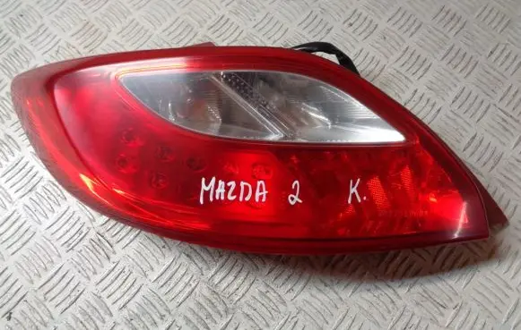 Mazda 2 Rear/tail lights D65151160