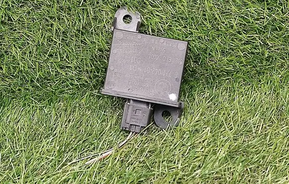 BMW 5 E60 E61 Tire pressure sensor 6771042 677104201