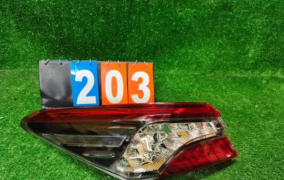 Toyota Camry VIII XV70 Rear/tail lights