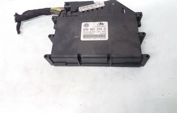 Volkswagen Golf III Engine control unit/module 1H0907379D 10094103204