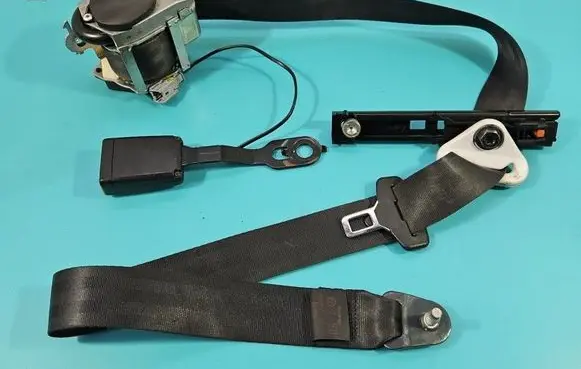Peugeot 208 I Front seatbelt 98063150XX IMPRK1567009