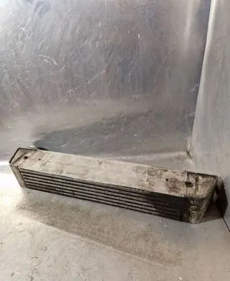 BMW 5 E60 E61 Intercooler radiator WM627