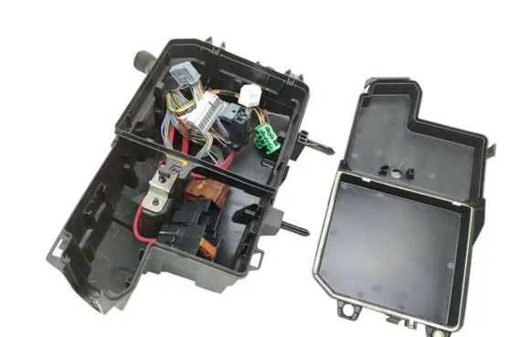 Renault Espace V (RFC) Fuse box set 252361855R 3056001