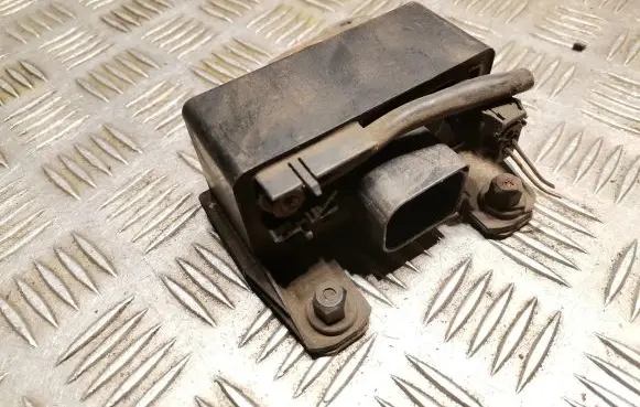 Glow plug pre-heat relay