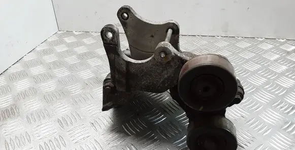 KIA Sportage Generator/alternator bracket 