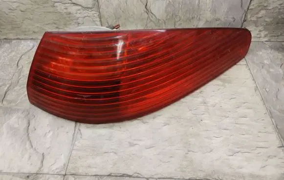 Peugeot 607 Rear/tail lights