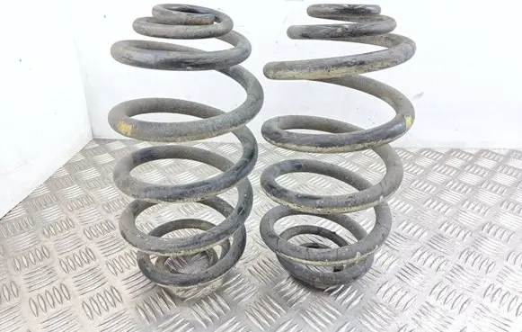Opel Zafira C Rear coil spring