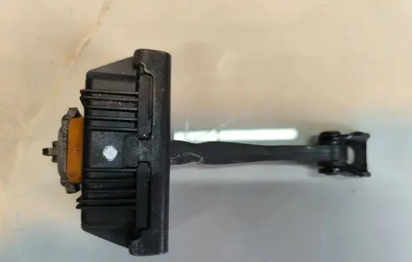 BMW X6 E71 Front door check strap stopper 
