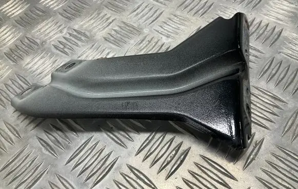Fender mounting bracket