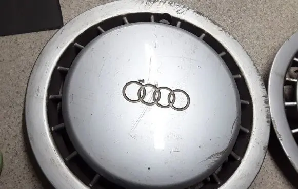 Audi 80 90 B3 R15 wheel hub/cap/trim 893601147