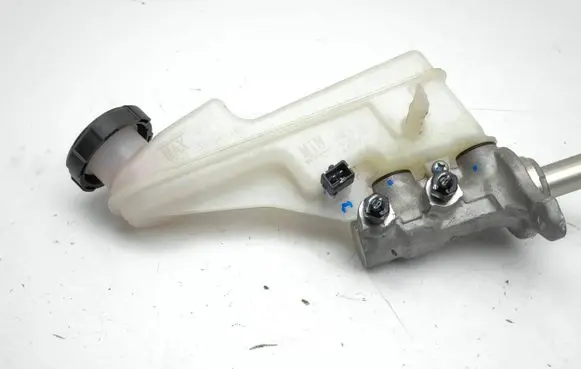 Hyundai i20 (BC3 BI3) Master brake cylinder