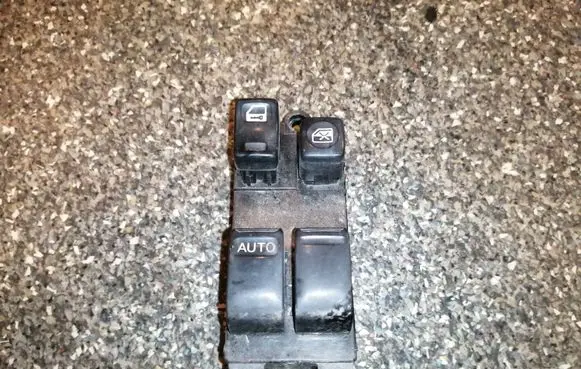 Nissan Almera N16 Electric window control switch
