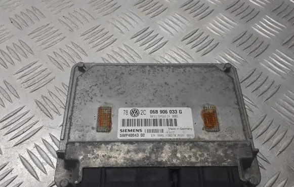 Volkswagen PASSAT B5.5 Engine control unit/module ECU 06B906033C