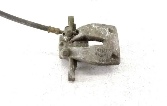 Toyota Avensis T220 Rear brake caliper Y01340