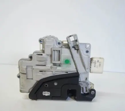 Audi A6 S6 C6 4F Rear door lock 4F0839015