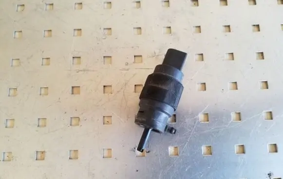 Audi A5 8T 8F Windscreen/windshield washer pump 8K5955647
