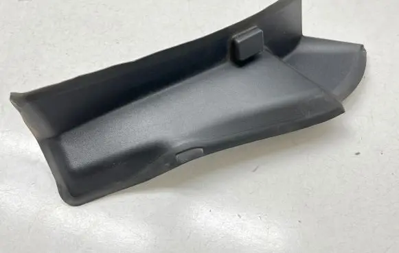 Mercedes-Benz EQC Rear/tail light trim molding A2936910100