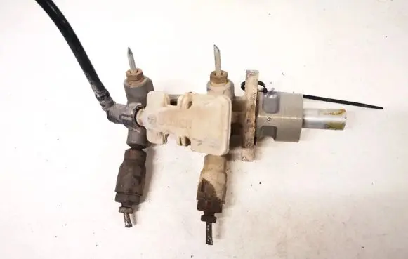 Ford Focus Master brake cylinder l519888 bosch310048