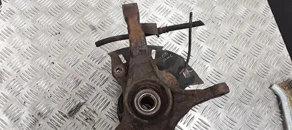Hyundai i20 (PB PBT) Front wheel hub