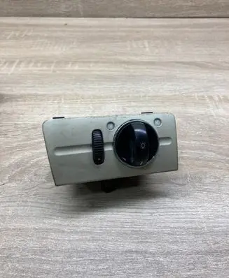 Mercedes-Benz E W211 Light switch 2115450304 04056022