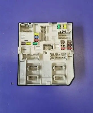Renault Master III Fuse module 284B66852R 519543F08 USM2010
