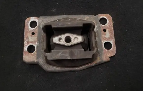 Ford Fusion II Gearbox mount GG937M121AA