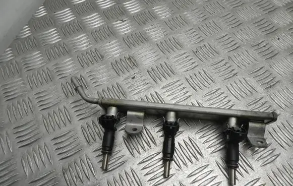 Dacia Sandero Fuel distributor 175204033R VD19627