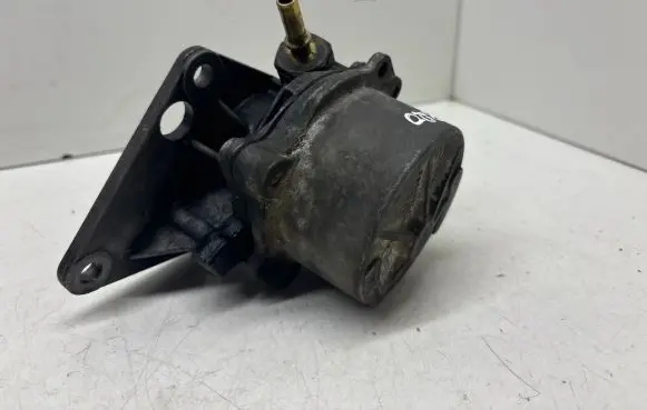 Peugeot Partner Vacuum pump MM101706