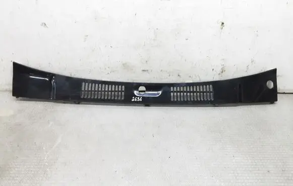 Opel Monterey Wiper trim