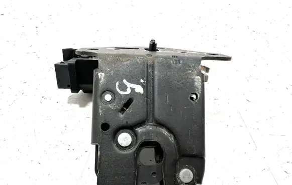 Audi A4 S4 B7 8E 8H Tailgate/trunk/boot lock/catch/latch 8P4827505B