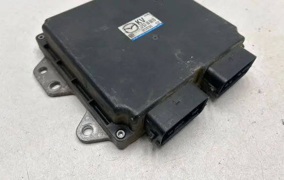 Mazda 3 I Engine control unit/module E6T57073H3