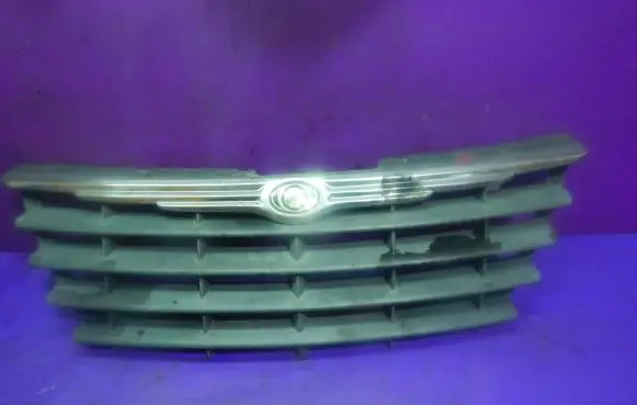 Chrysler Grand Voyager V Front bumper upper radiator grill 04857960AA