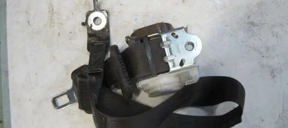 Jeep Grand Cherokee Rear seatbelt 2472179