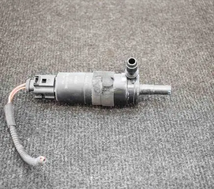 Audi A7 S7 4G Windscreen/windshield washer pump 3B7955681
