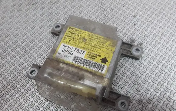 Mitsubishi Pajero Airbag control unit/module MR551782S