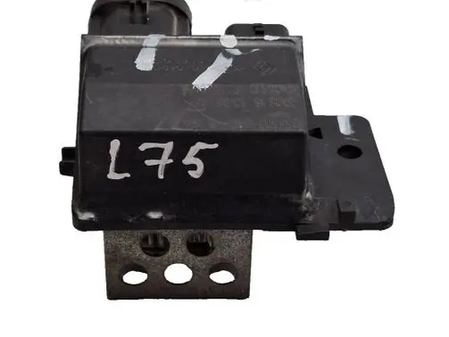 Coolant fan relay