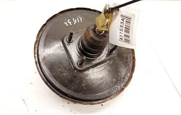 Toyota Yaris Brake booster 87402901