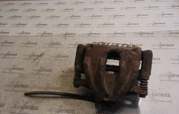 Toyota Corolla Verso AR10 Front brake caliper